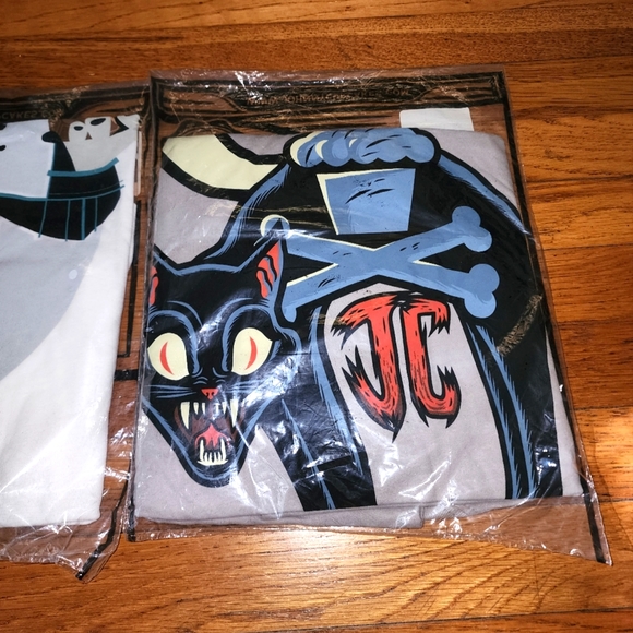 Johnny Cupcakes Men's Set of 2 Halloween Special Pop-Up Edition XL T-shirts - Picture 8 of 9